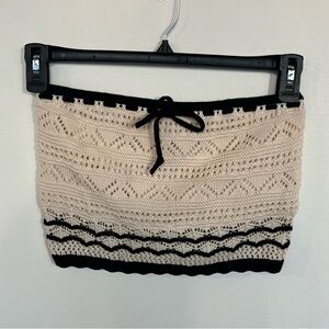 HOLLISTER Strapless Crochet Crop Tank Top Size M Adjustable Beige and Black